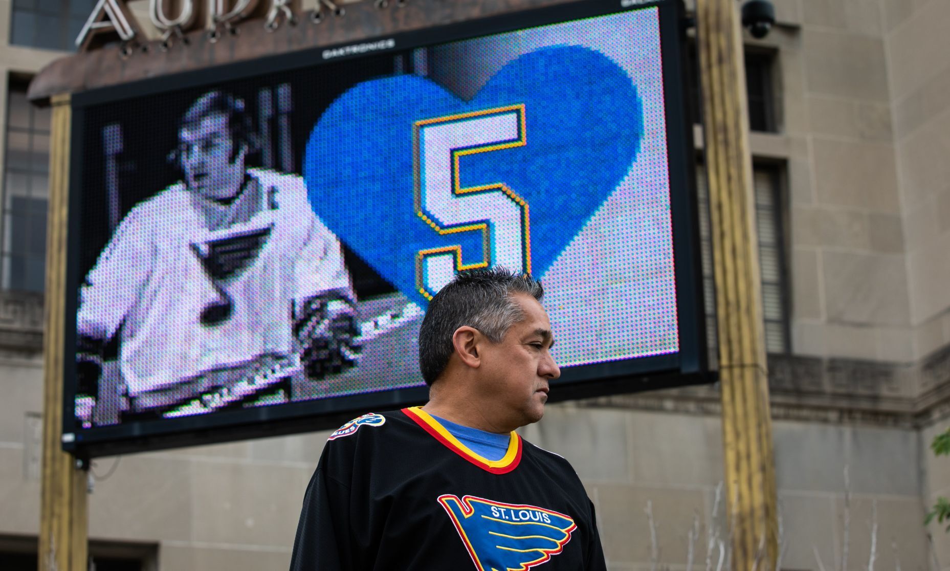 Blues fans line Market Street to pay tribute to Plager 11